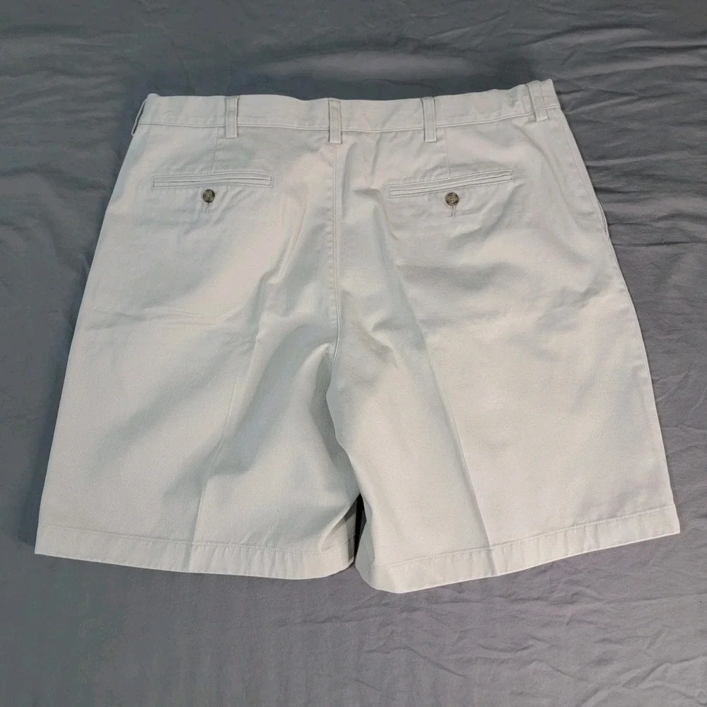 NWT LL Bean Double L Shorts Men's 40x8 Biege Chino Pleated Cotton Wrinkle Free